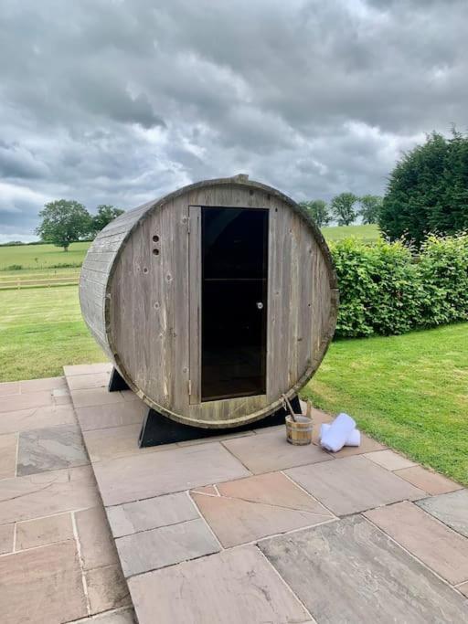 Coed Farm-Hot Tub-Sleeps 12-Near Brecon Villa Exterior photo
