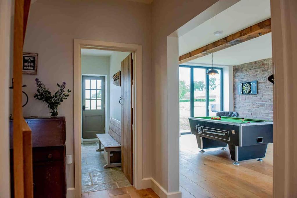 Coed Farm-Hot Tub-Sleeps 12-Near Brecon Villa Exterior photo